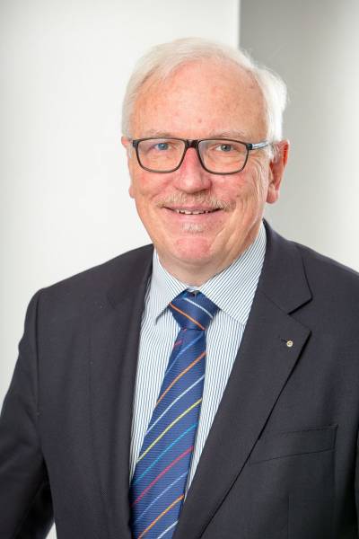 Dr. Matthias Schfer
2. Vorsitzender
Fraktionsvorsitzender CDU VG-Rat - Dr. Matthias Schfer
2. Vorsitzender
Fraktionsvorsitzender CDU VG-Rat